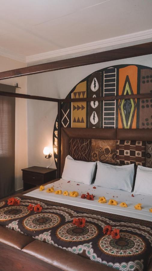 Bamboo Garden Hotel 萨拉昆达 外观 照片