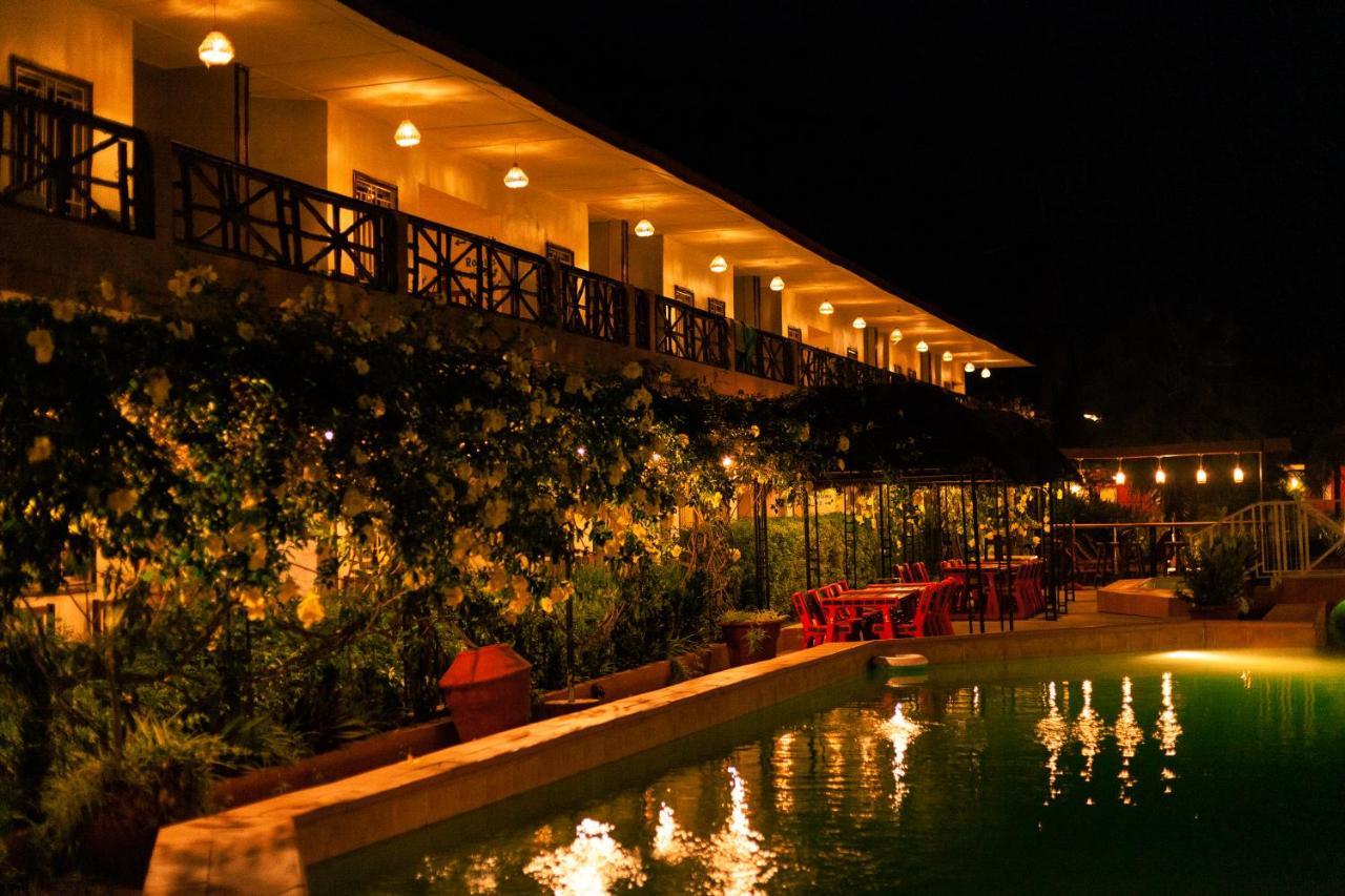 Bamboo Garden Hotel 萨拉昆达 外观 照片