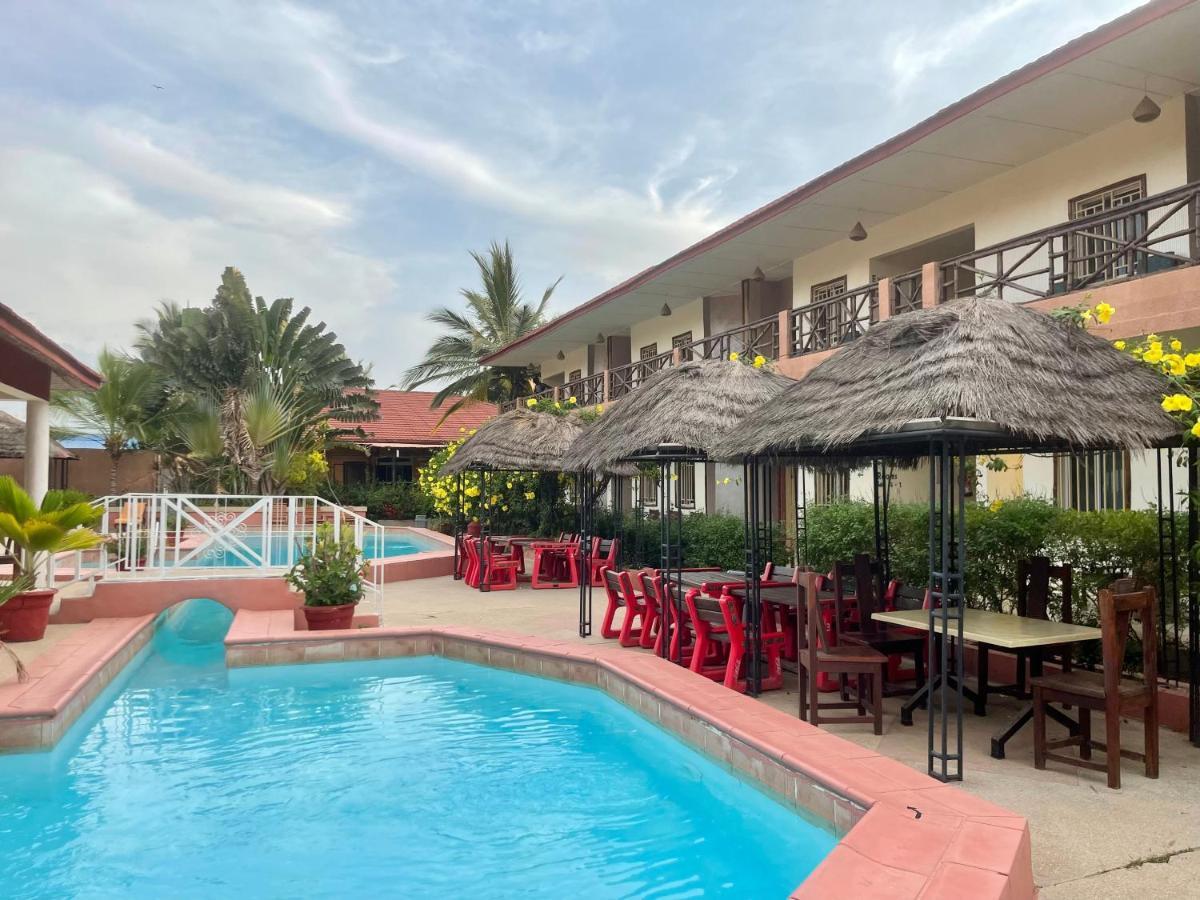 Bamboo Garden Hotel 萨拉昆达 外观 照片