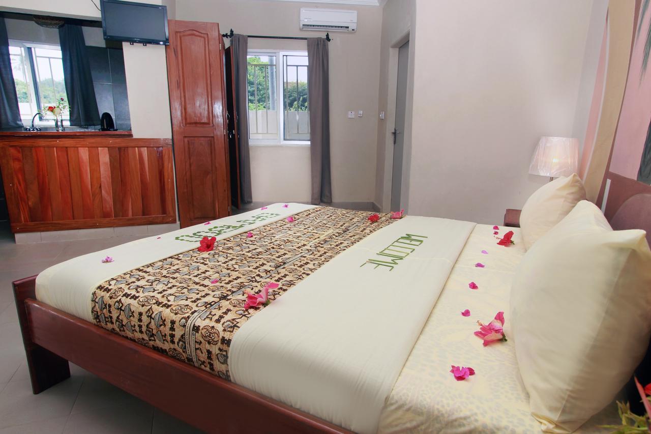Bamboo Garden Hotel 萨拉昆达 外观 照片